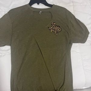 Green cheetah Texas Tee